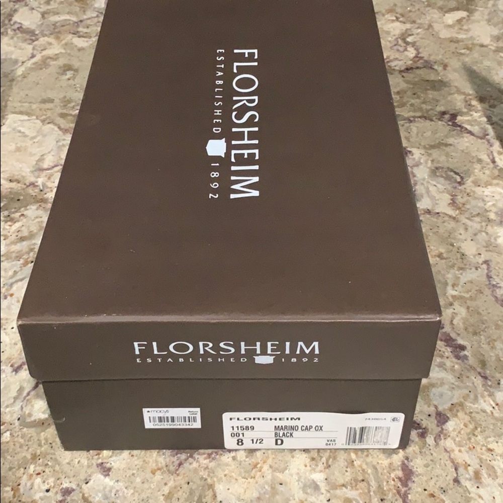 Men’s Oxford - Picture 4 of 4